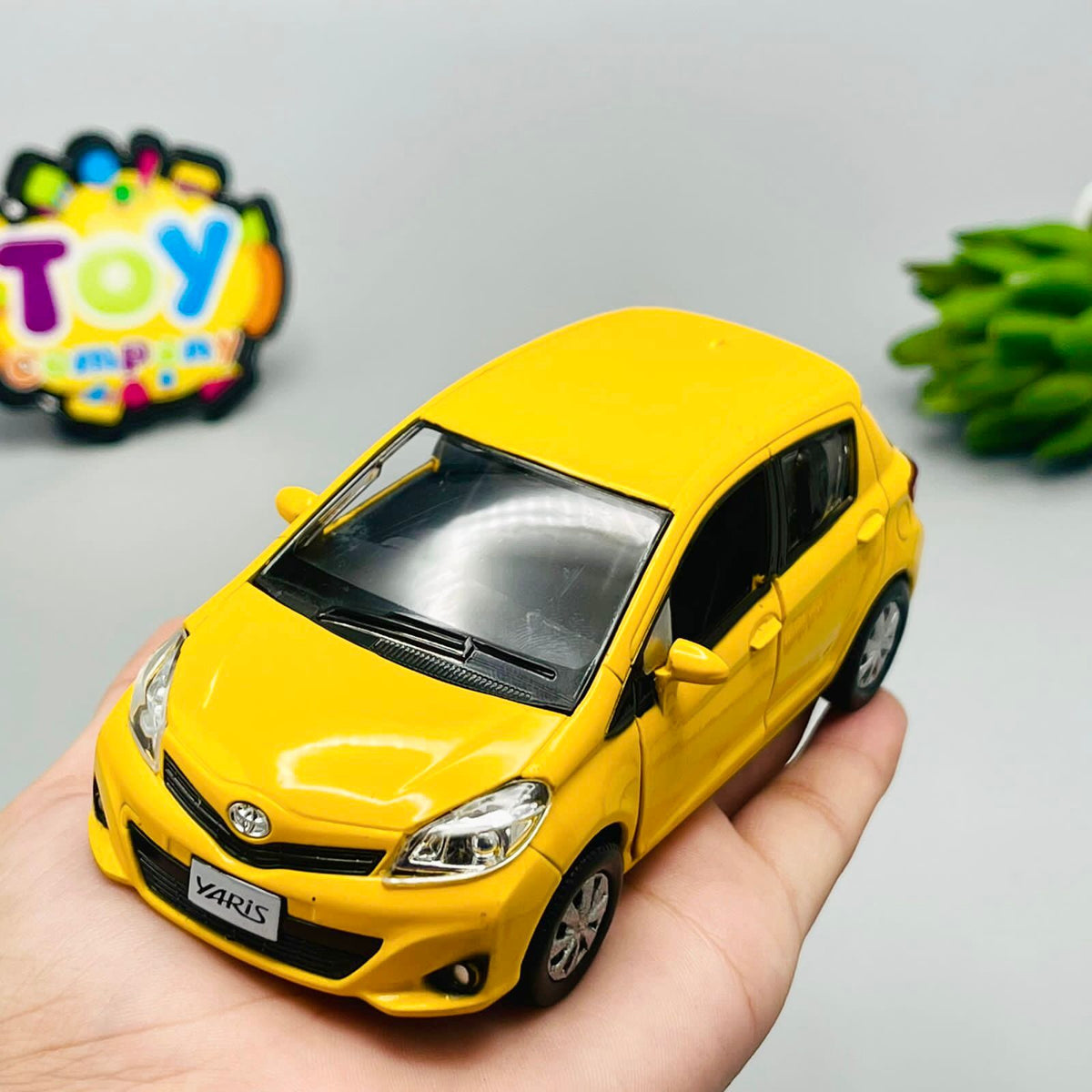 1:36 Diecast Metal Toyota Vitz Model Car - Yellow