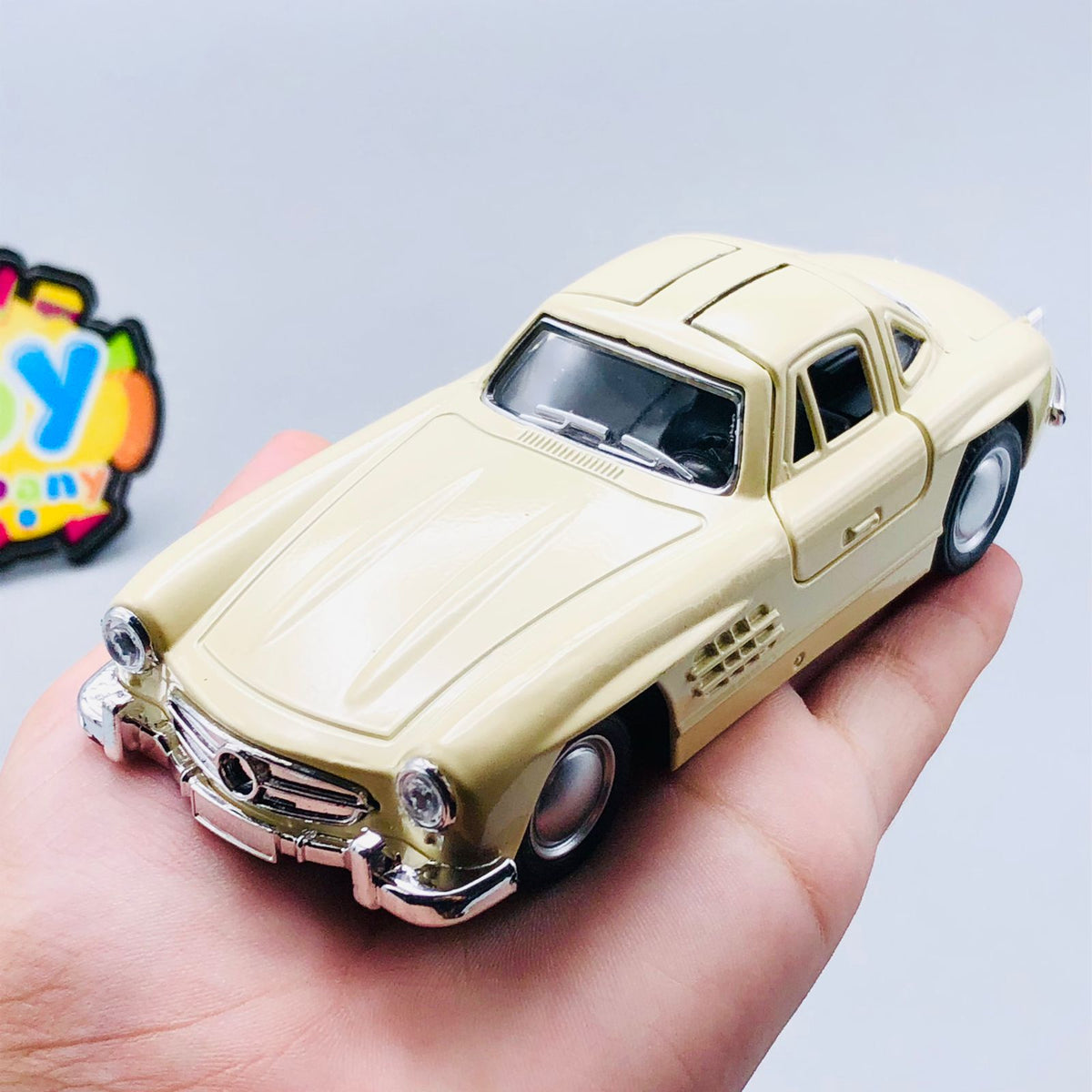 1:32 Diecast Mercedes Benz Luxury Model Car