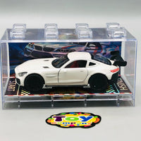 1:64 Diecast Mercedes Benz With Acrylic Display Box - White
