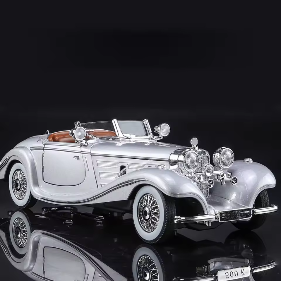1:24 Diecast Benz 500K Classic Model With Acrylic Box - Gray