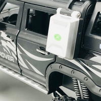 1:24 Diecast Land Rover Defender Off-Road Model