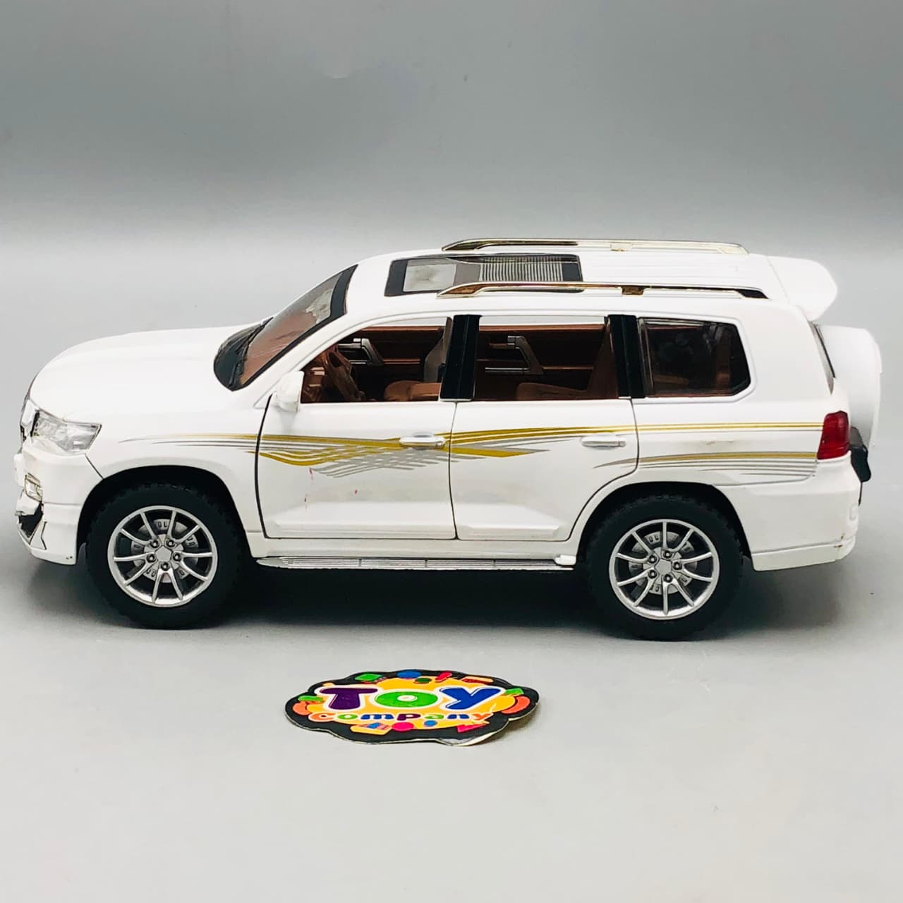 1:24 Diecast Land Cruiser Prado Model Car - Minor Fault