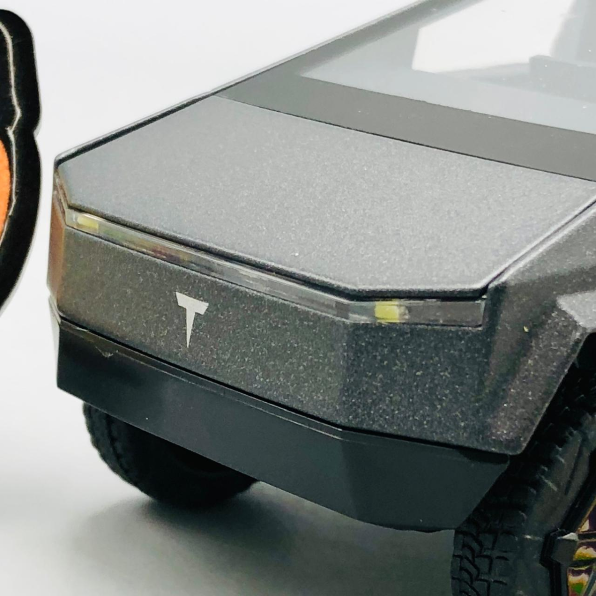 1:32 Diecast Tesla Cyber Truck With Trailer