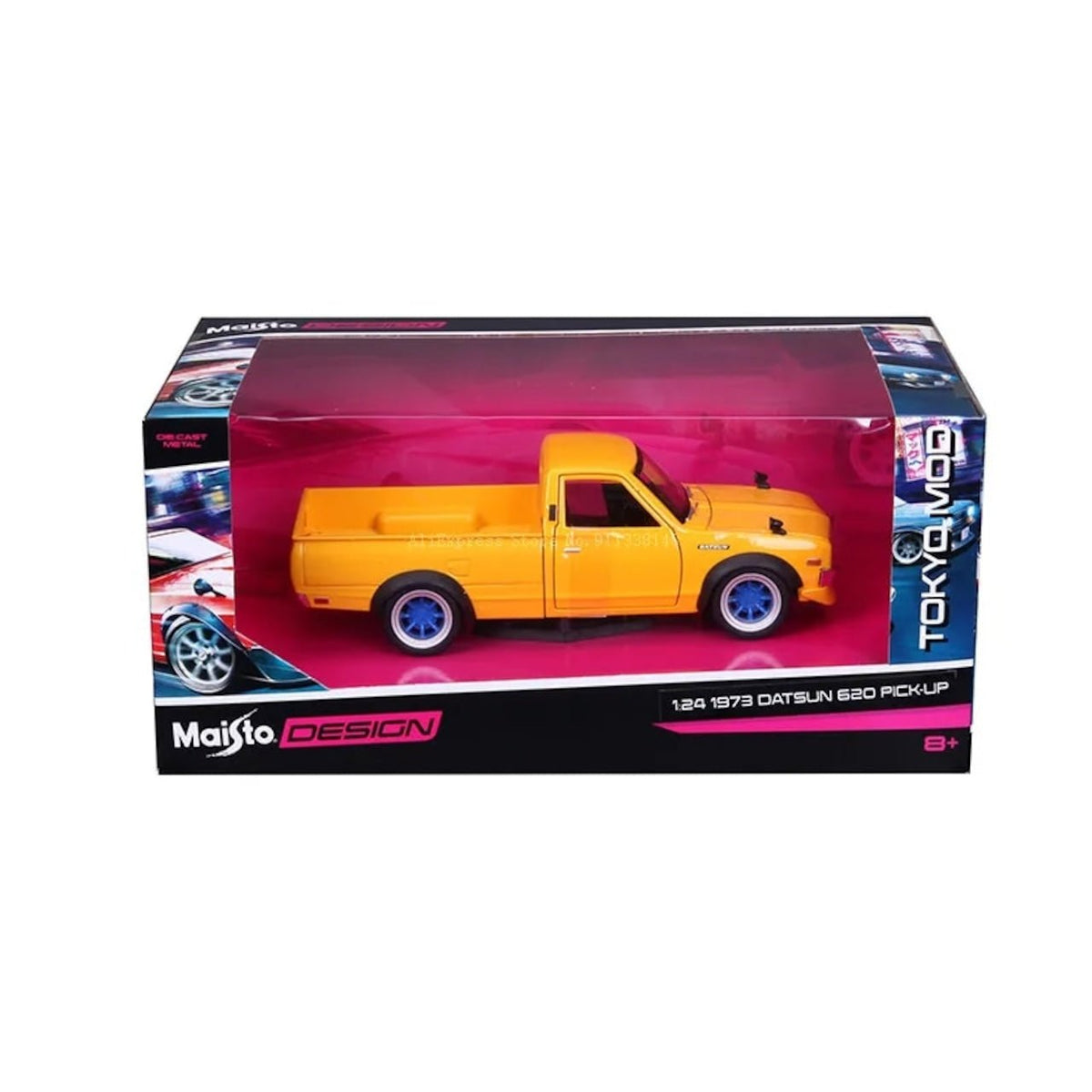 Maisto 1/24 Diecast Datsun Pick-up Truck