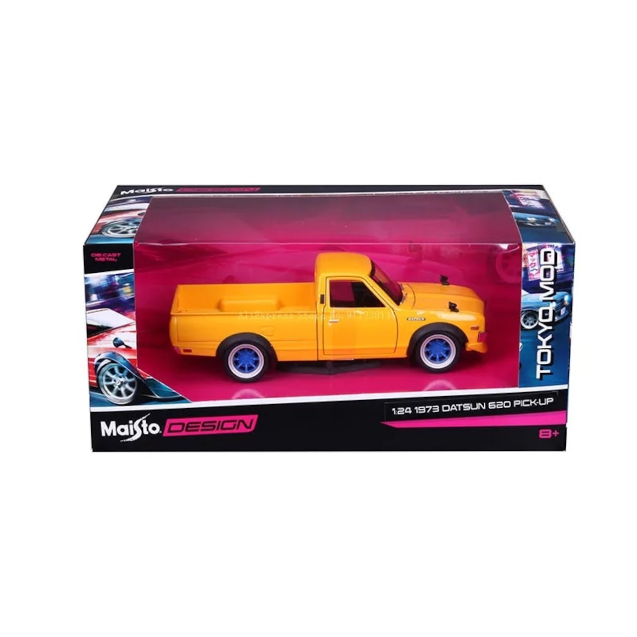 Maisto 1/24 Diecast Datsun Pick-up Truck