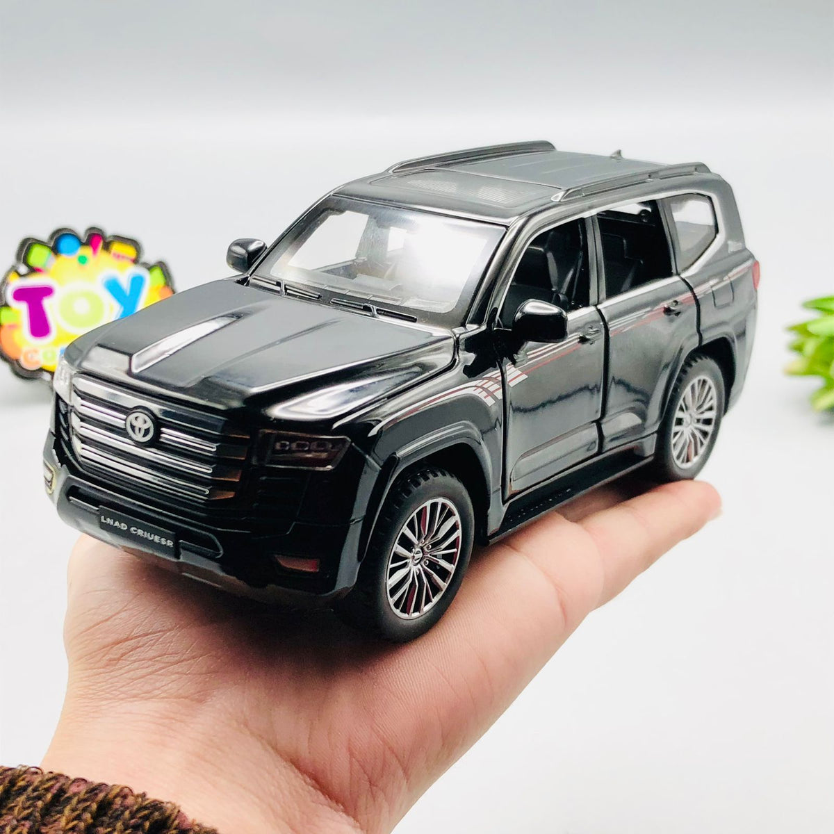 1:32 Diecast Land Cruiser LC300