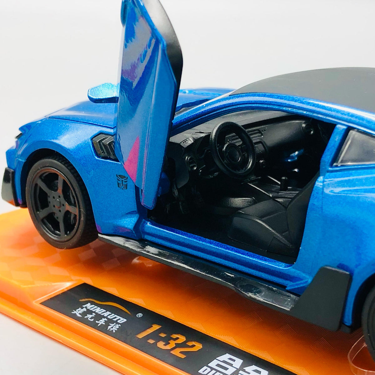 1:32 Diecast Chevrolet Camaro With Acrylic Display Box - Blue