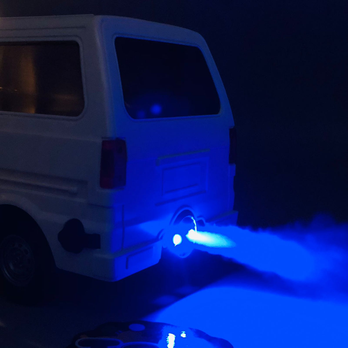 1:16 RC Taxi Van With Spray & Light
