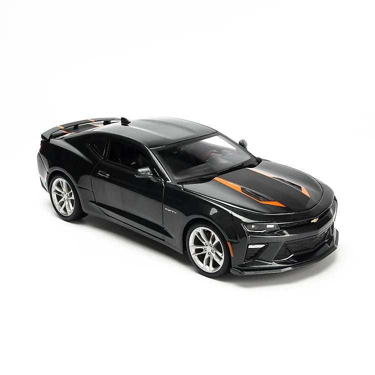 Maisto 1:18 Diecast Chevrolet Camaro 50th Anniversary 2017