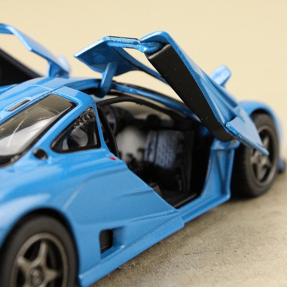 1:36 Kinsmart McLaren F1 GTR Model Car