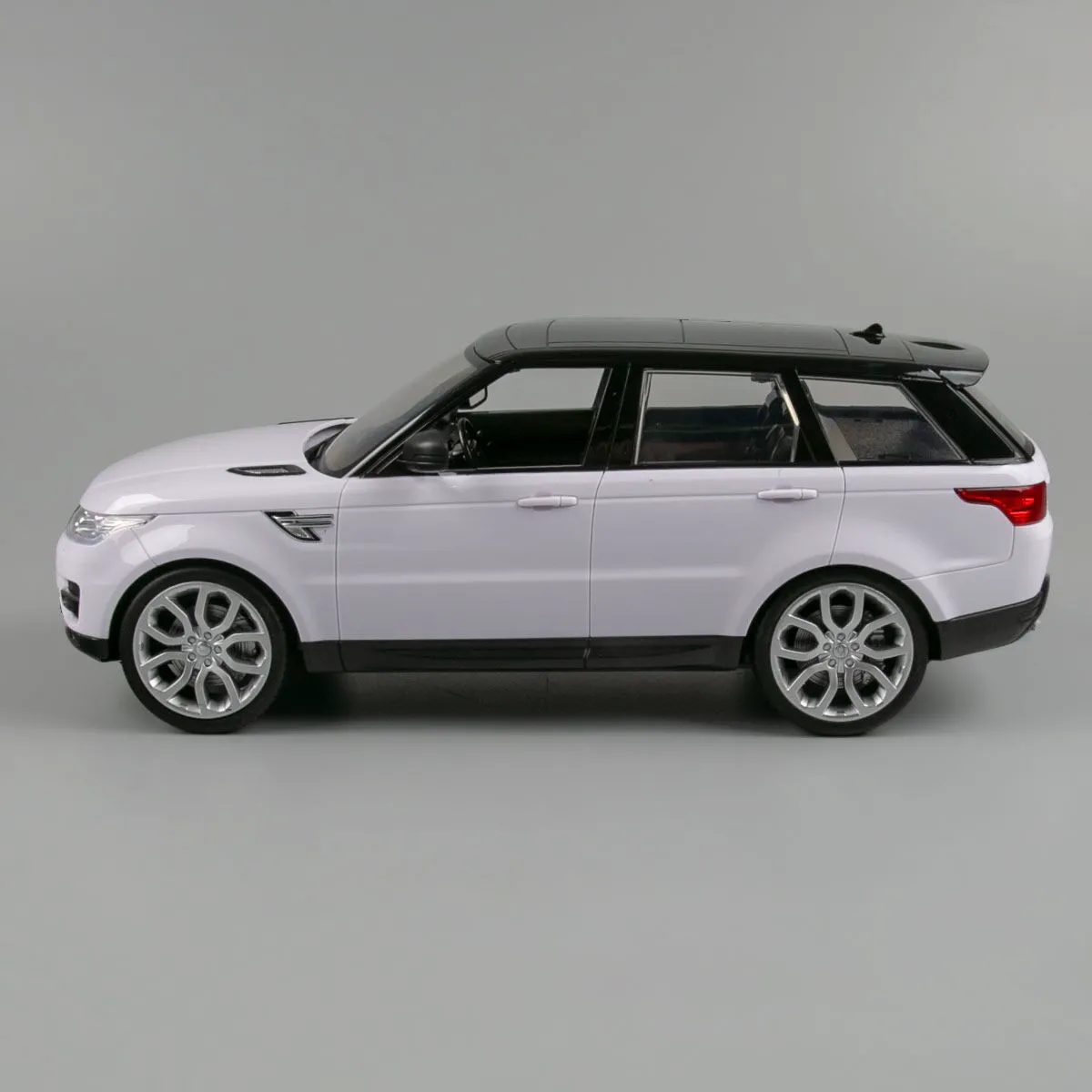 2.4GHz 1:14 RC Range Rover Sports Model