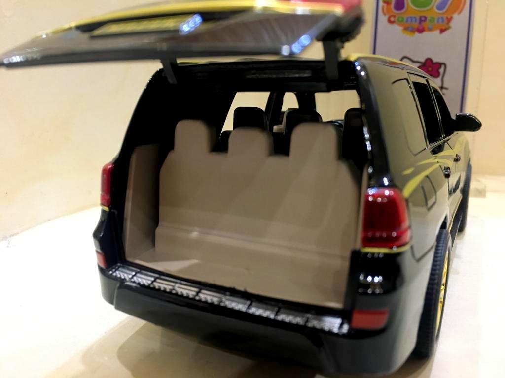 1:24 Scale Die-Cast V8 Land Cruiser - Facelift