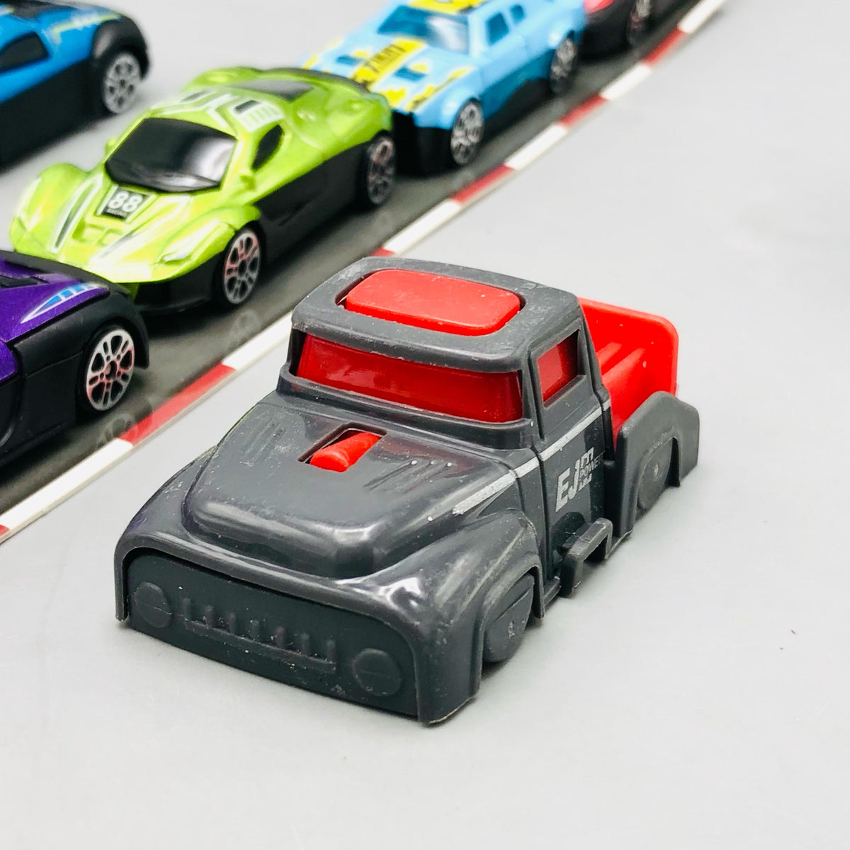 10Pcs Mini Alloy Cars With Launcher