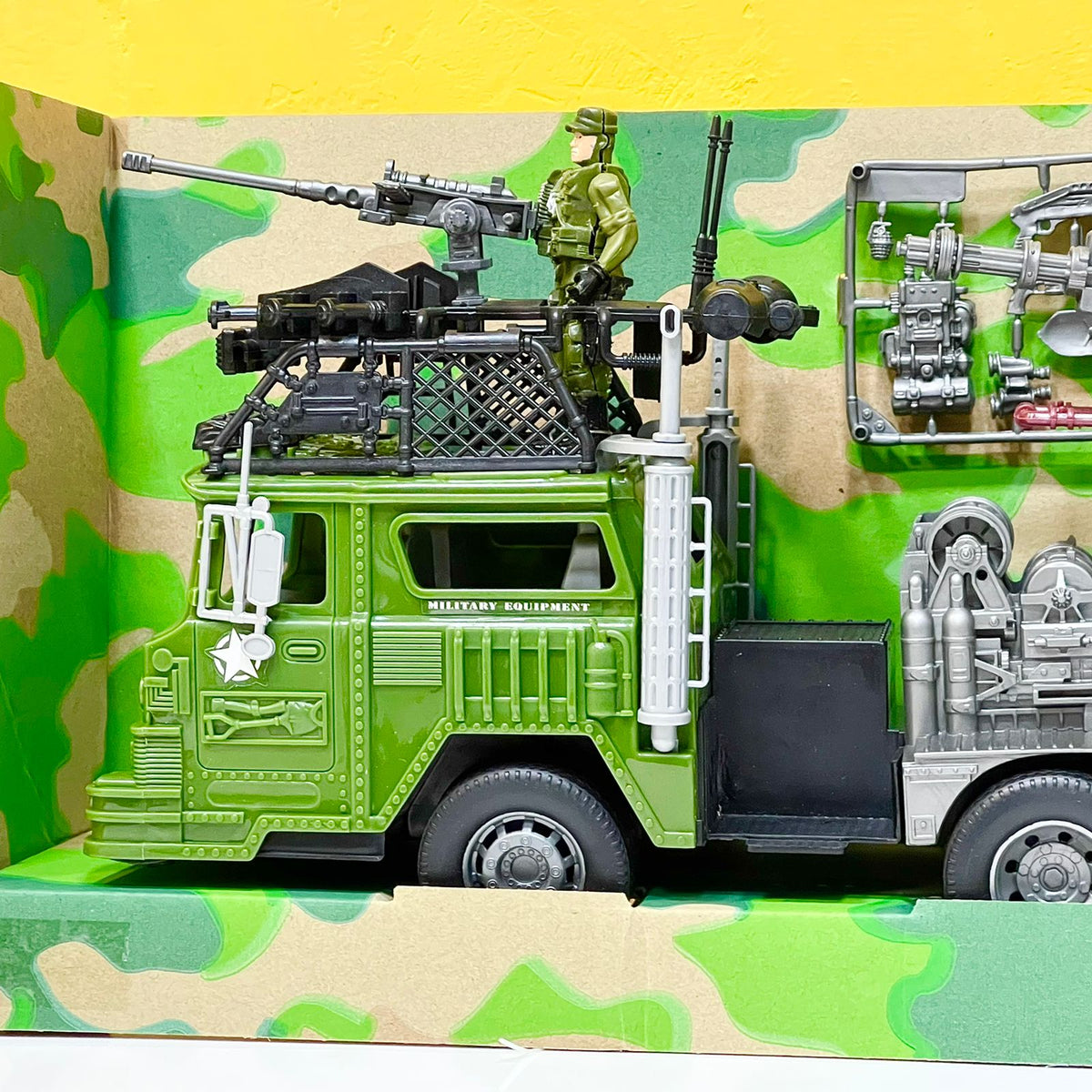 Army Carrier Trailer with Tank, Figures & Accessories