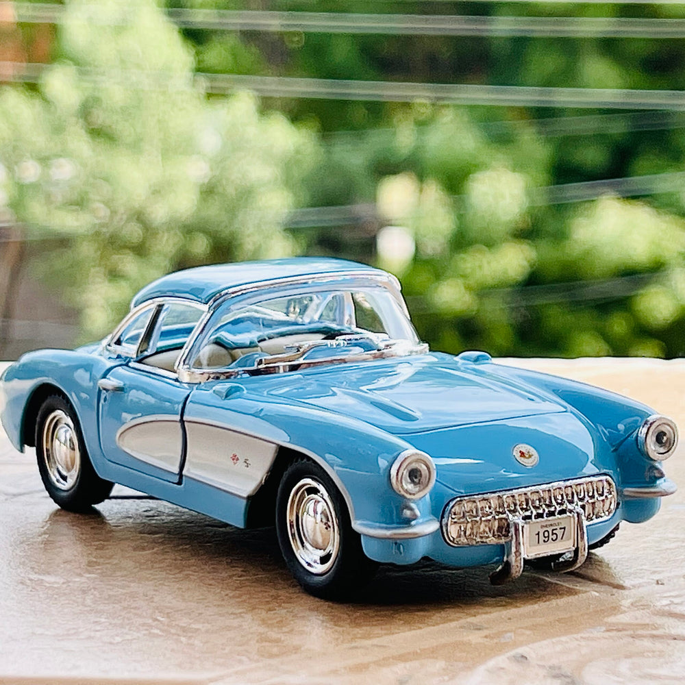 Kinsmart Metal Body 1957 Chevrolet Corvette
