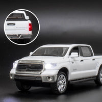1:32 Diecast Toyota Tundra Pickup Model
