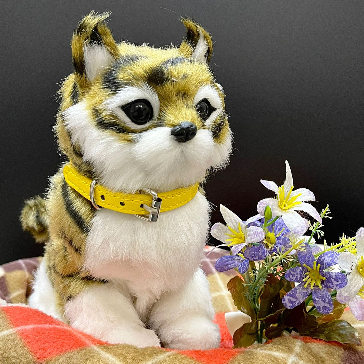 Little Alive Cats with Hand Sensor