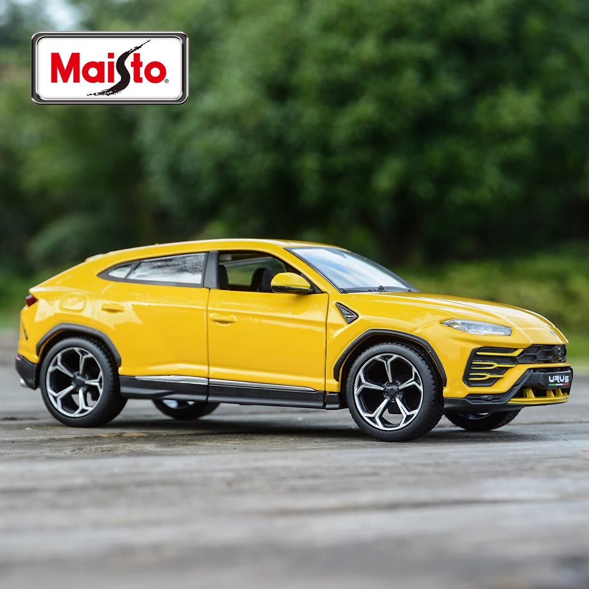 Maisto 1:24 Lamborghini Urus - Yellow