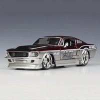Maisto 1:24 Harley Davidson 1967 Ford Mustang GT