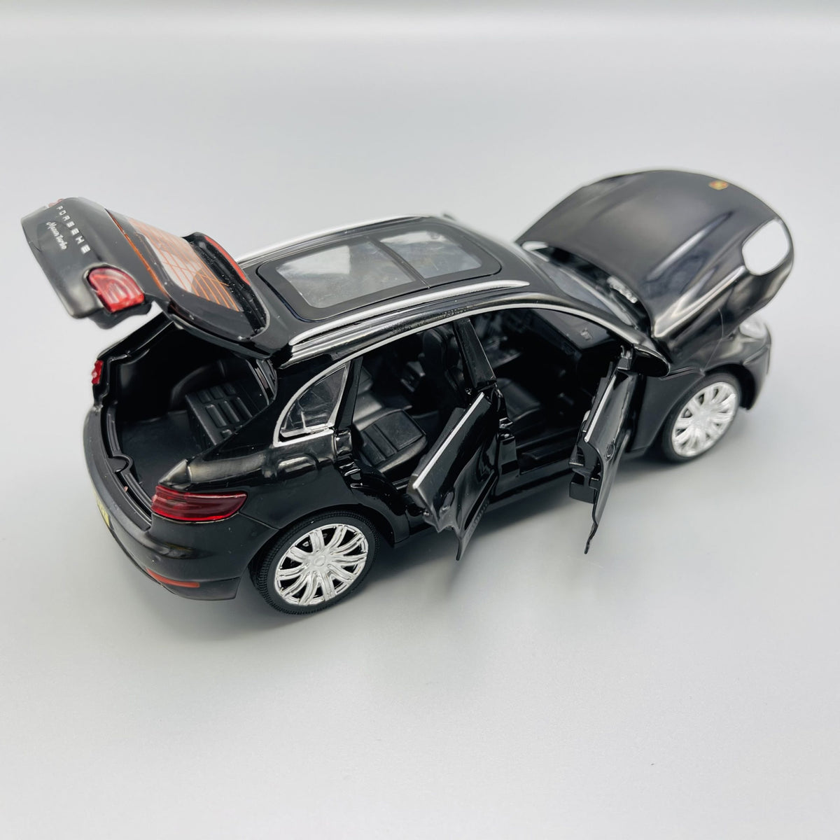1:32 Porsche Cayenne Turbo