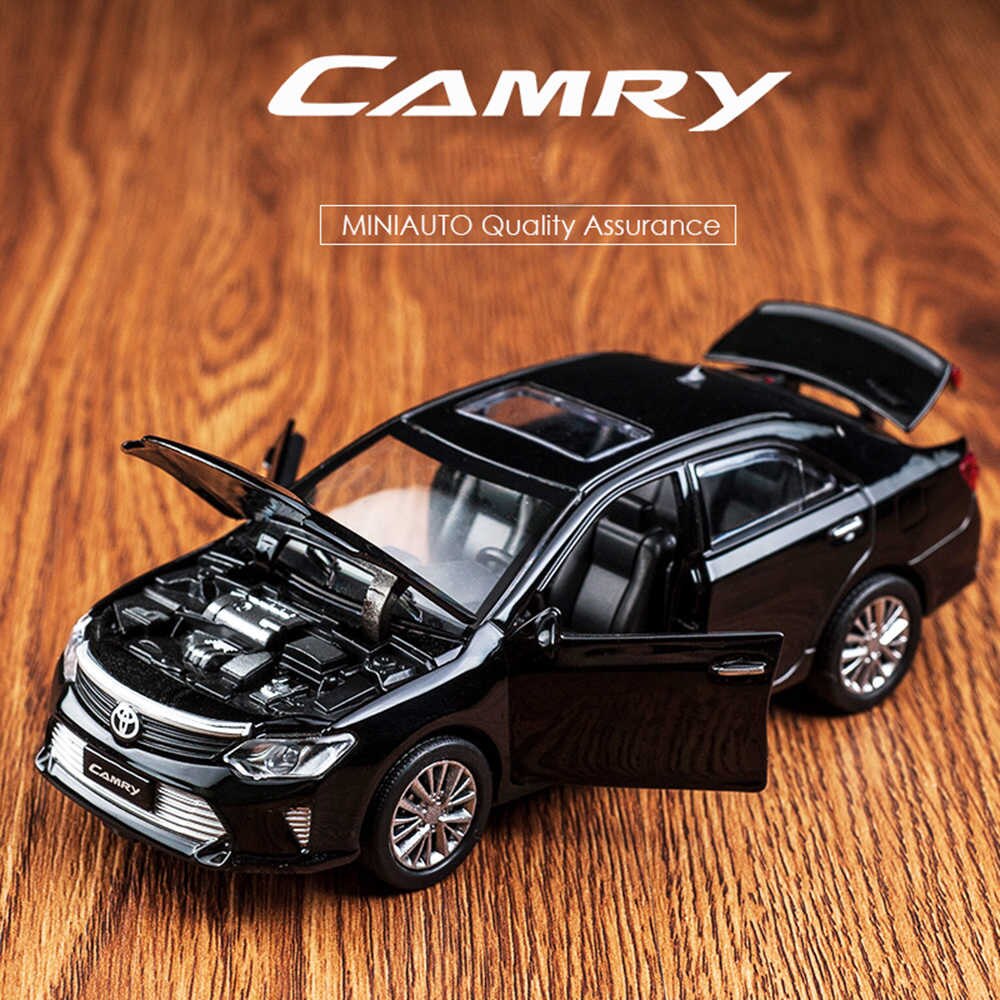 1:32 Diecast Toyota Camry