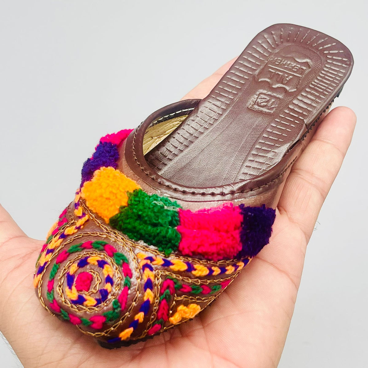 Hand-Made Sindhi Style Multani Chappal
