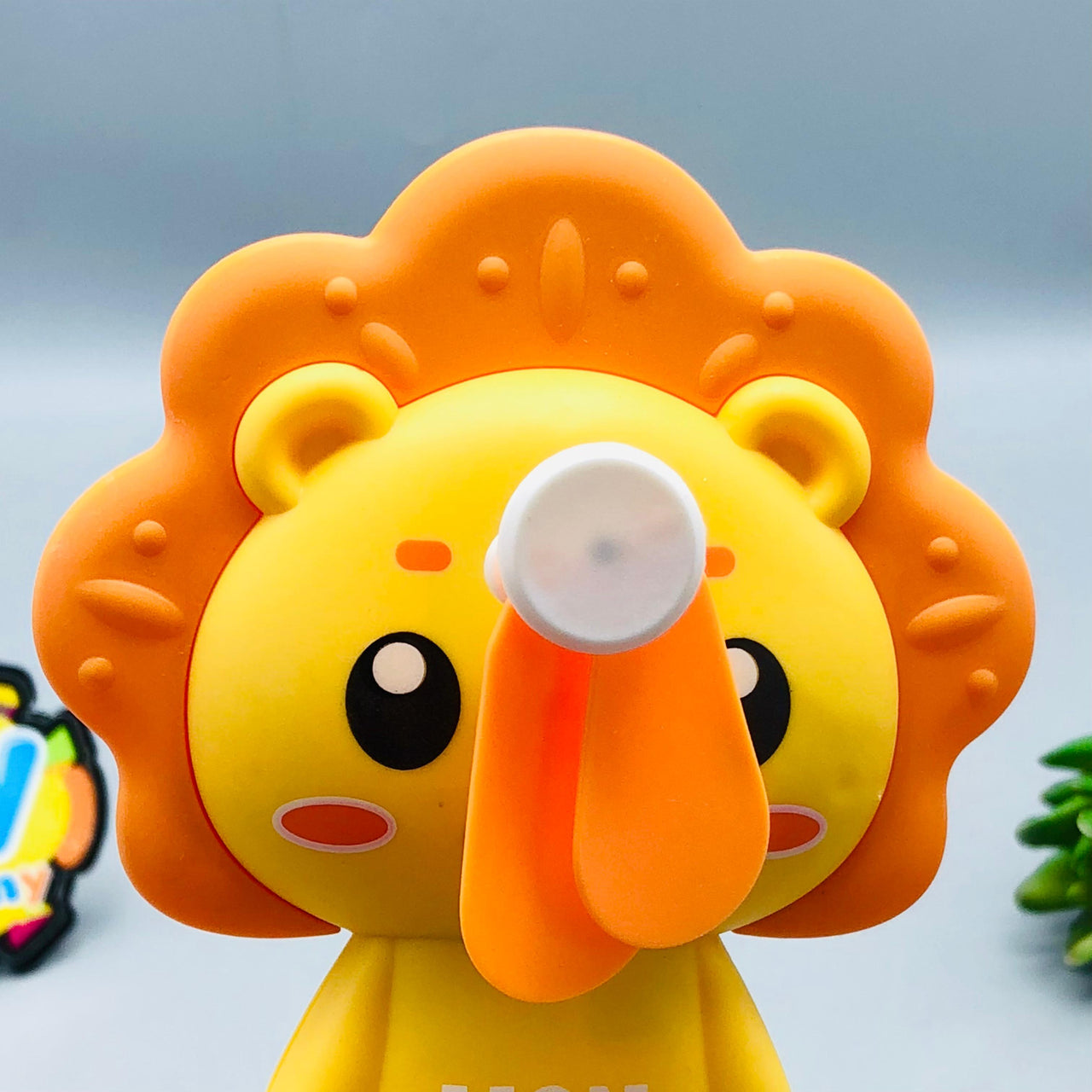 Kids Cute Mini Lion Hand Press Fan - 1Pc