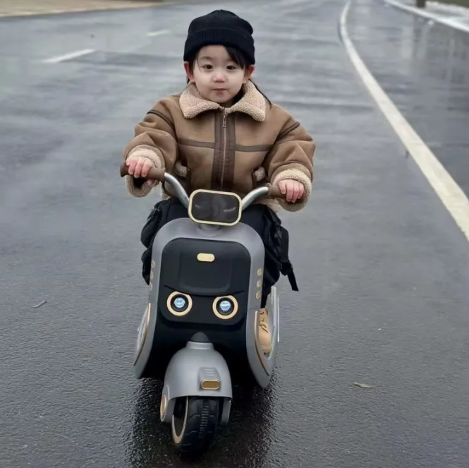Kids Ride-on Rechargeable Vespa Scooter - Black