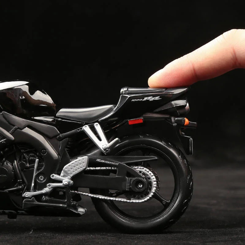 Maisto 1:12 Honda CBR1000 RR Model Bike