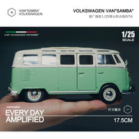 Maisto 1:25 Diecast Volkswagen Van Samba - Green