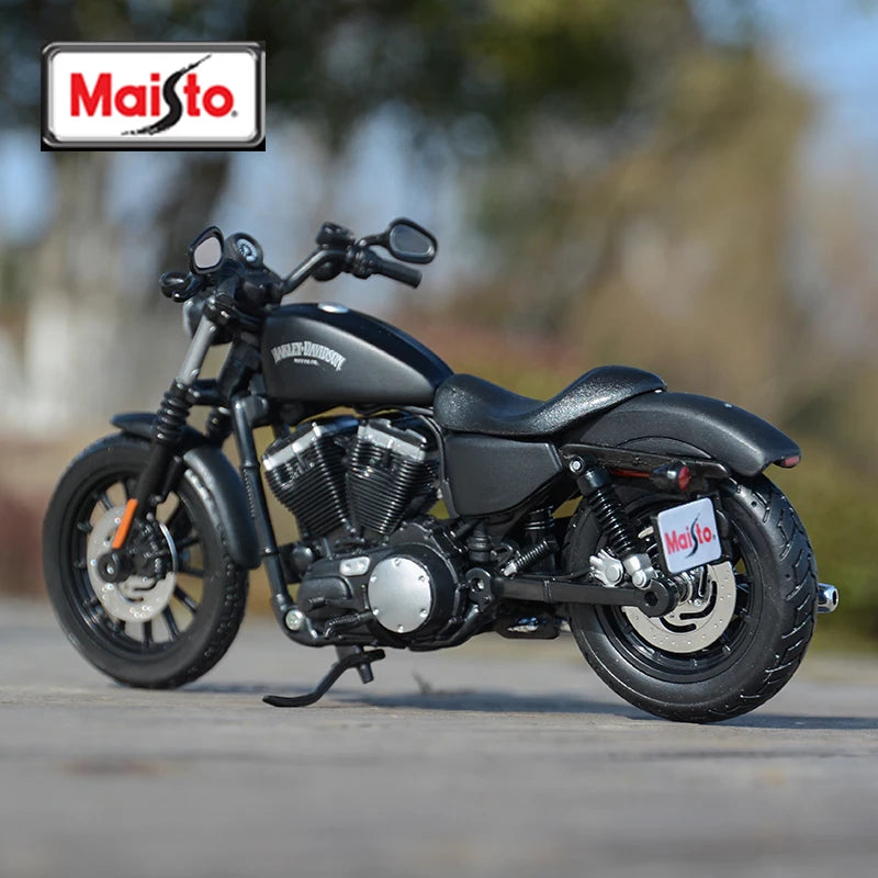 Maisto 1:12 Harley Davidson 2014 Sportster Iron 883 Bike