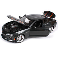 Maisto 1:18 Diecast Chevrolet Camaro 50th Anniversary 2017