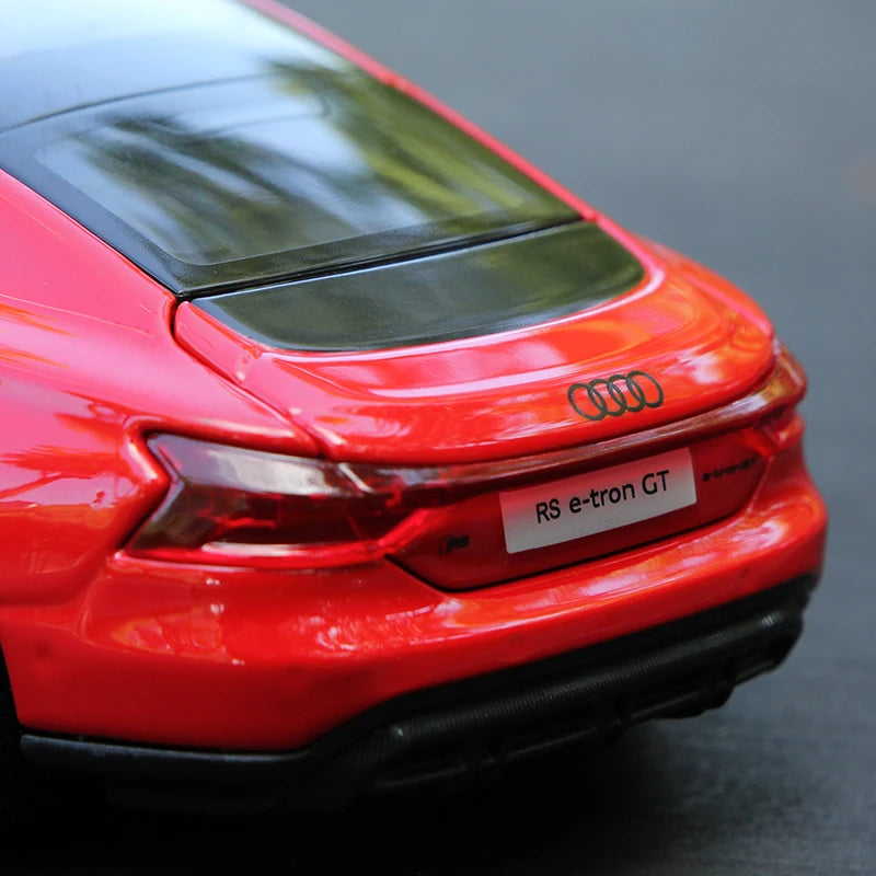 1:25 Maisto 2022 Audi RS e-tron GT - Red