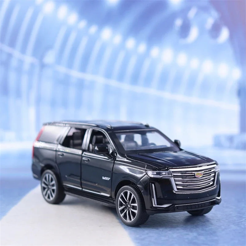 1:32 Diecast Cadillac Escalade Model With Miniature