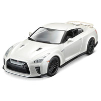 Bburago 1:24 Diecast Nissan GT-R 2017 - White