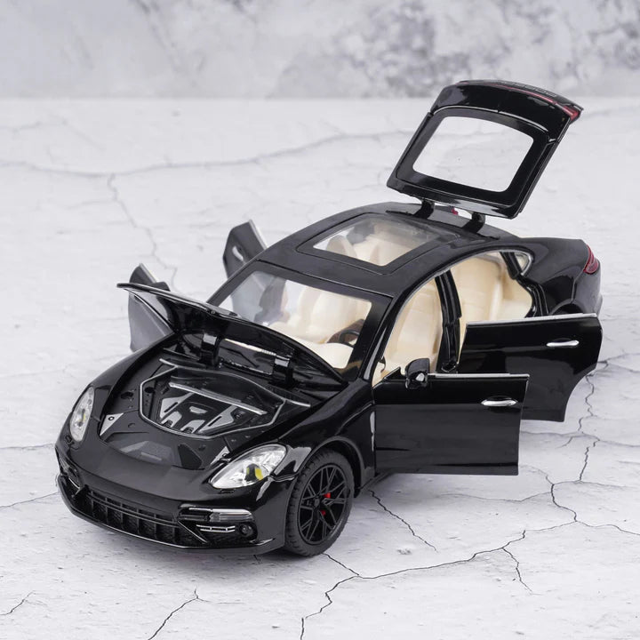 1:24 Diecast Porsche Panamera Model Car With Smoke