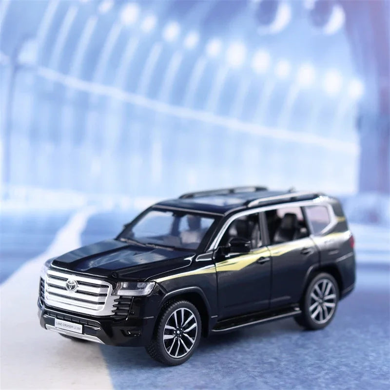 1:32 Diecast Land Cruiser LC300 SUV With Miniature