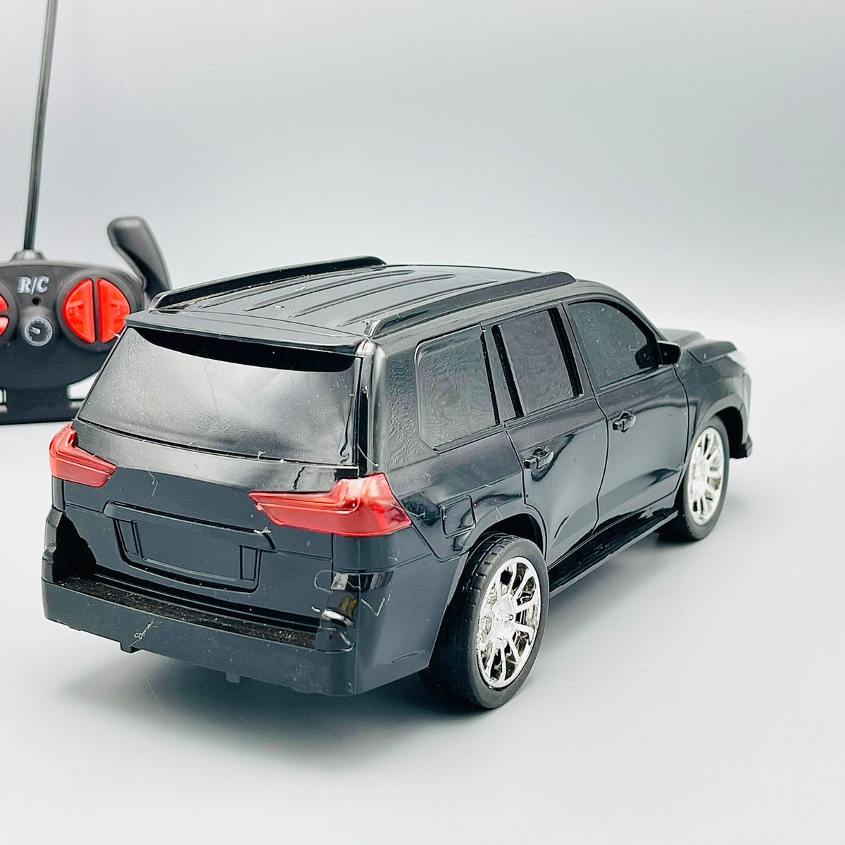 1:16 Rechargeable Remote Control Model Car - Lexus