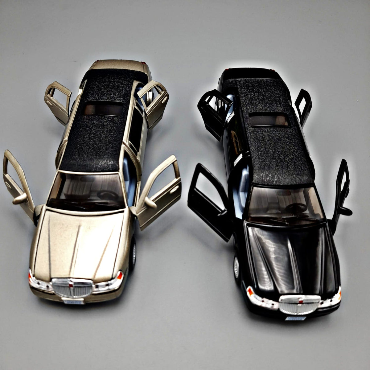 Kinsmart 1:38 Scale Diecast 1999 Limousine