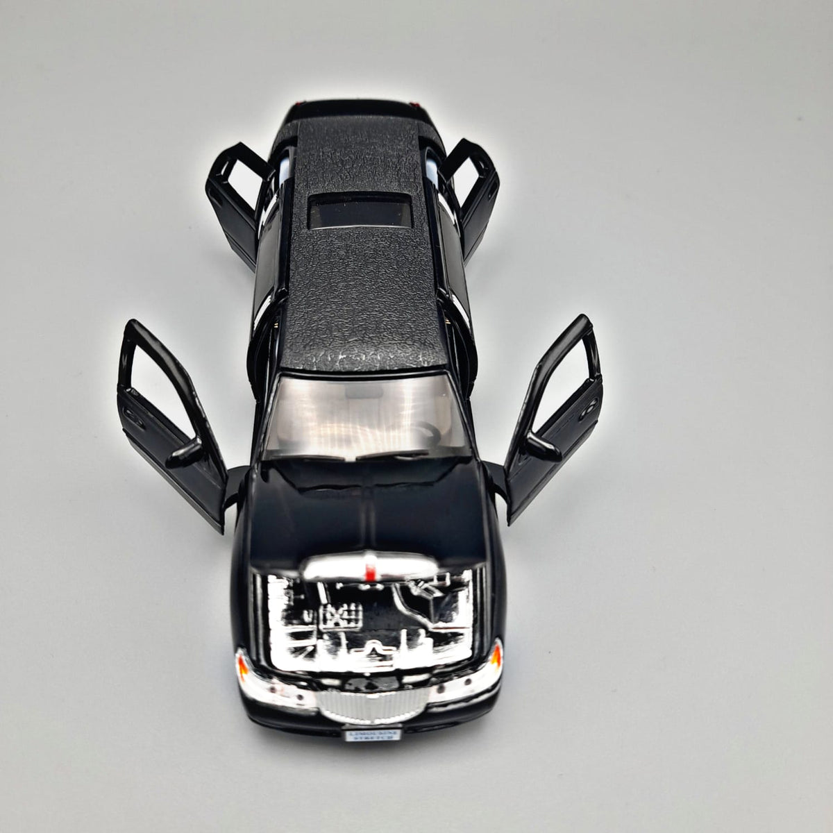 Kinsmart 1:38 Scale Diecast 1999 Limousine