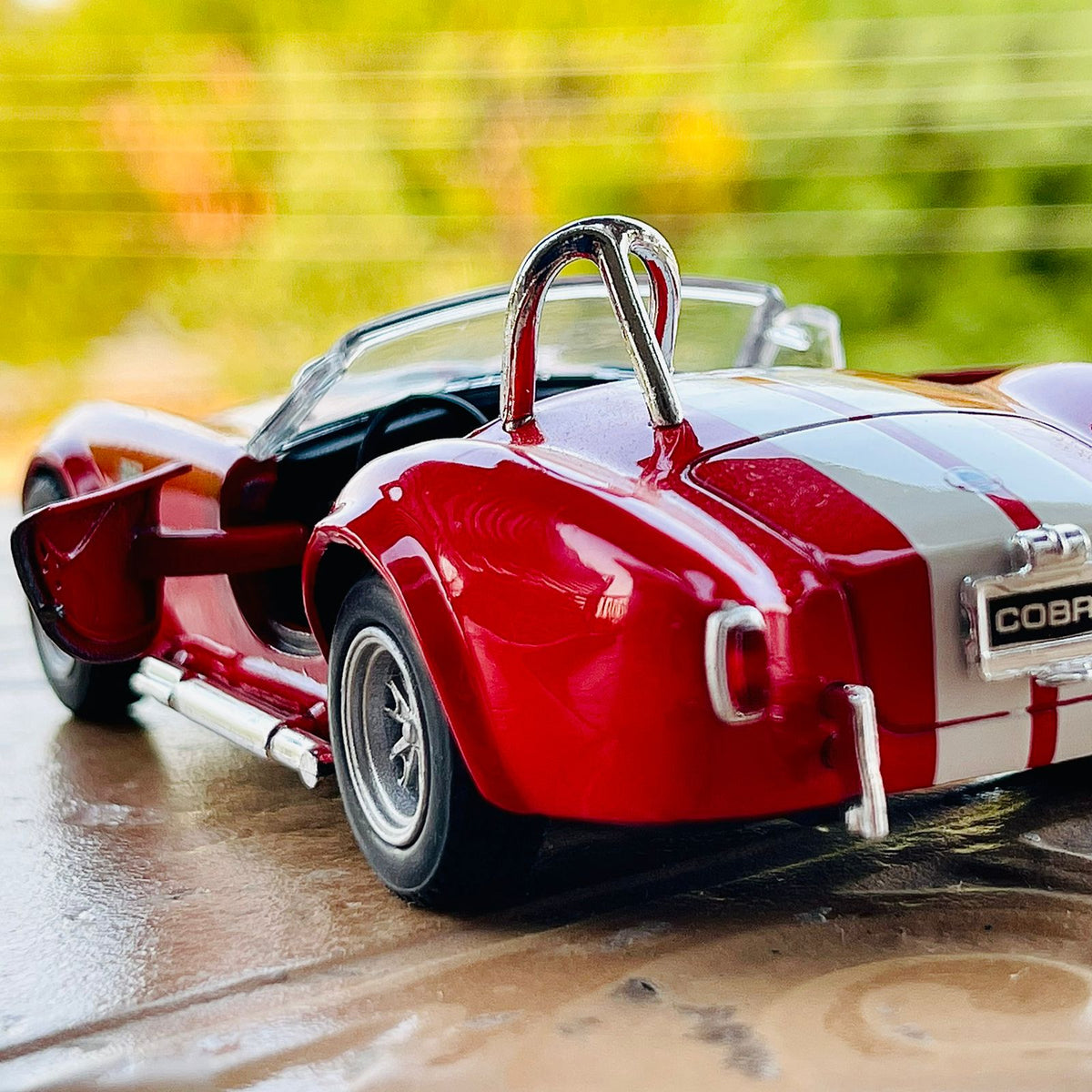 Kinsmart 1965 Shelby Cobra 427 S/C
