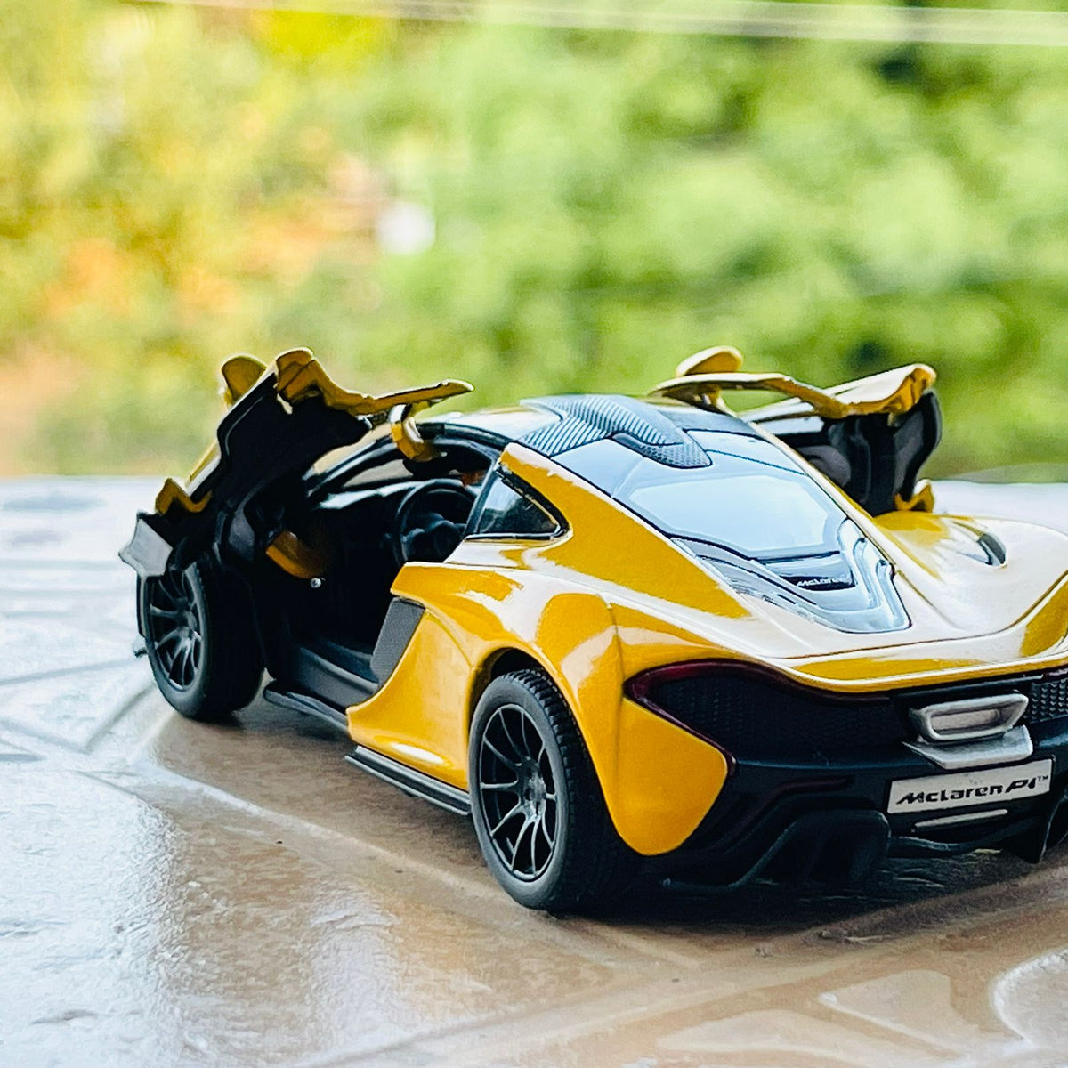 Kinsmart Mclaren P1
