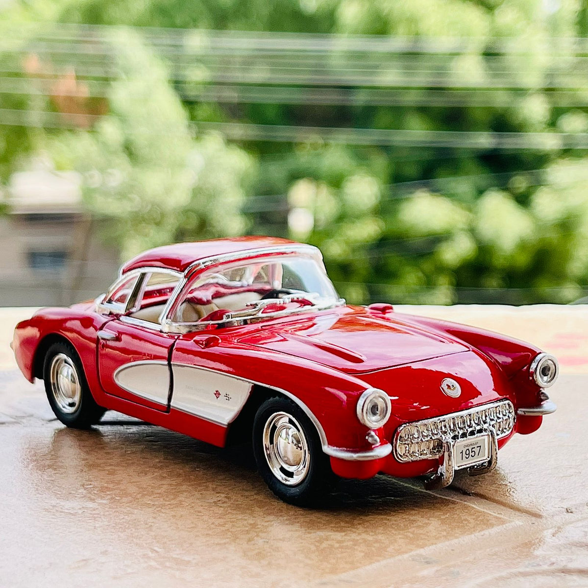 Kinsmart Metal Body 1957 Chevrolet Corvette