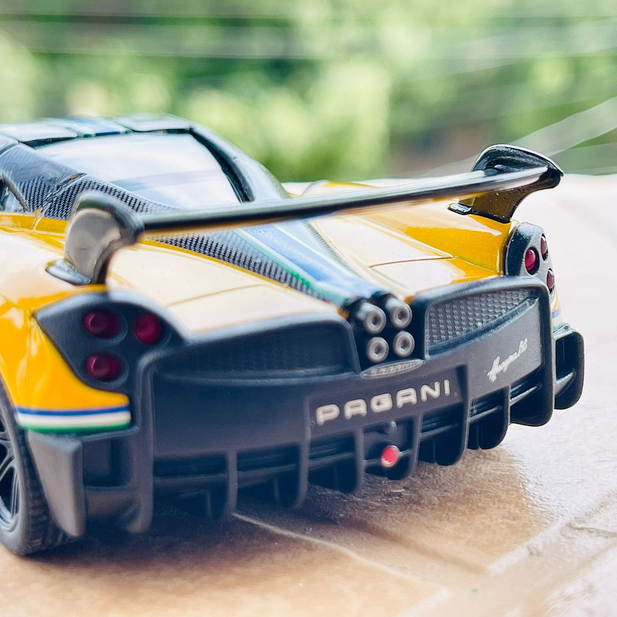 Kinsmart Metal Body Huayra BC - Limited Edition