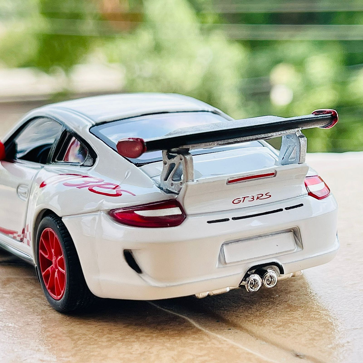 Kinsmart Metal Body 2010 Porsche 911 GT3 RS