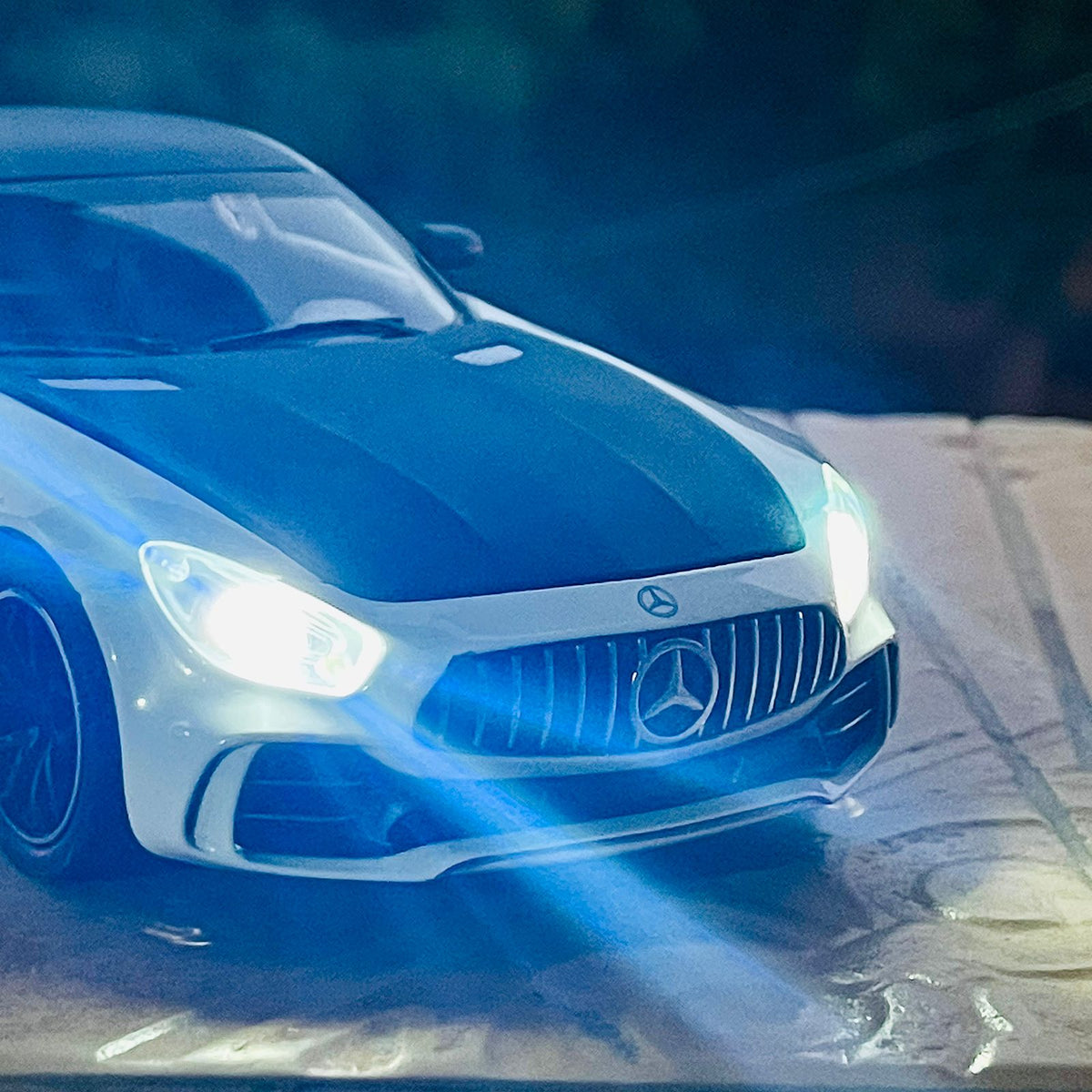 Diecast Mercedes Benz AMG GTR