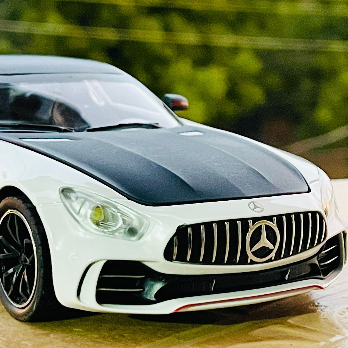 Diecast Mercedes Benz AMG GTR