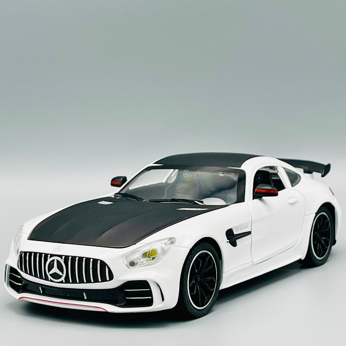 Diecast Mercedes Benz AMG GTR
