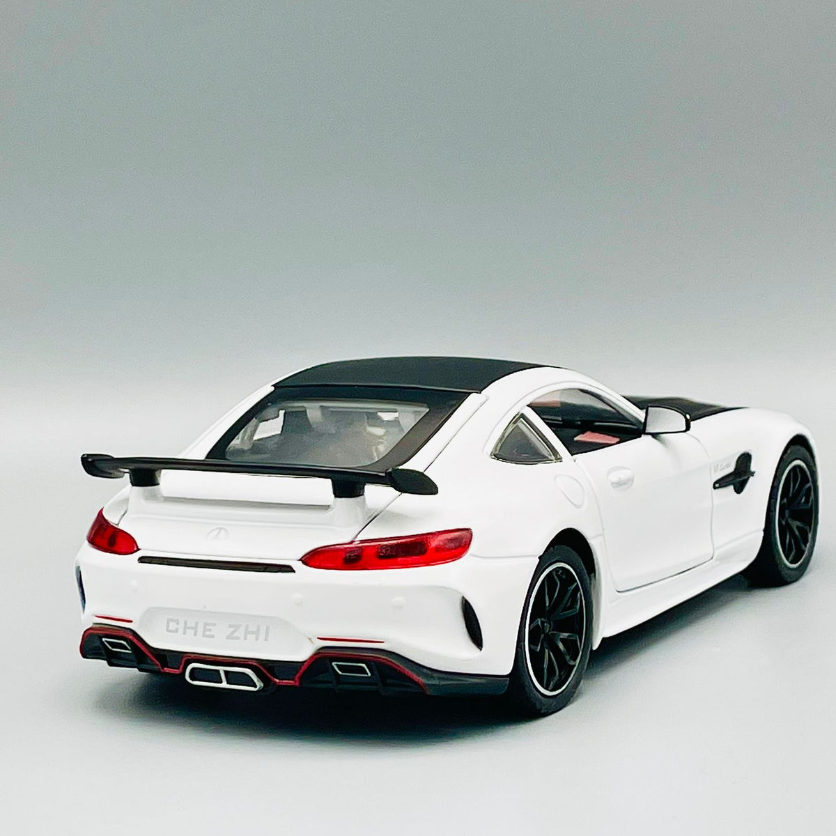 Diecast Mercedes Benz AMG GTR