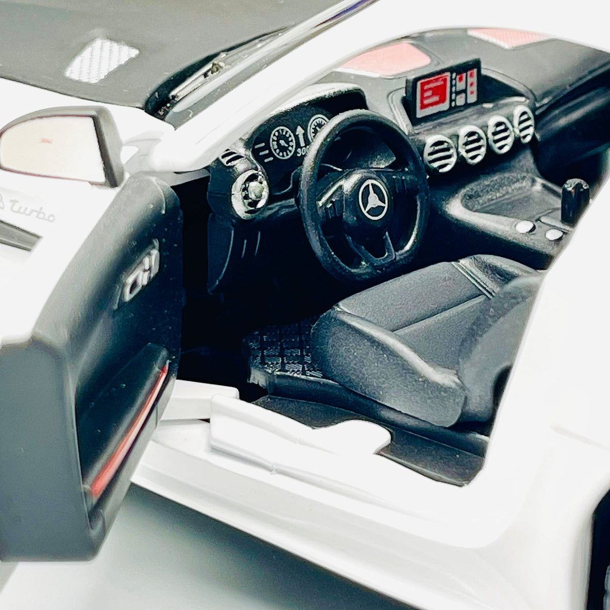 Diecast Mercedes Benz AMG GTR
